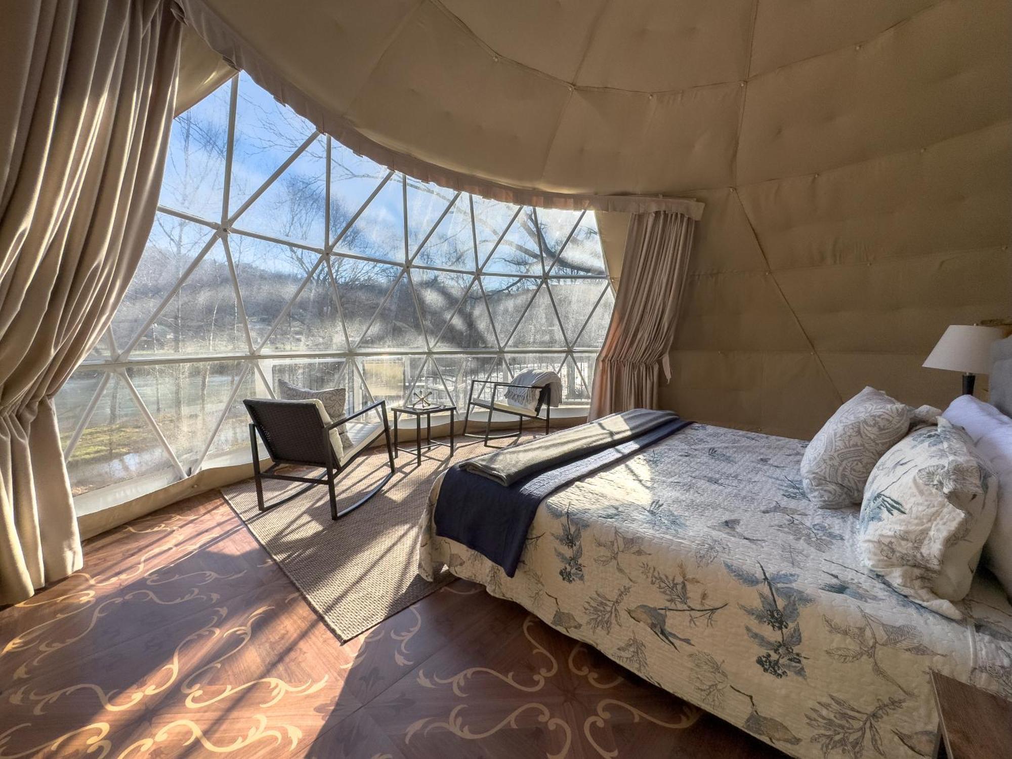 Sutton Elk River Hotel & Cafe מראה חיצוני תמונה