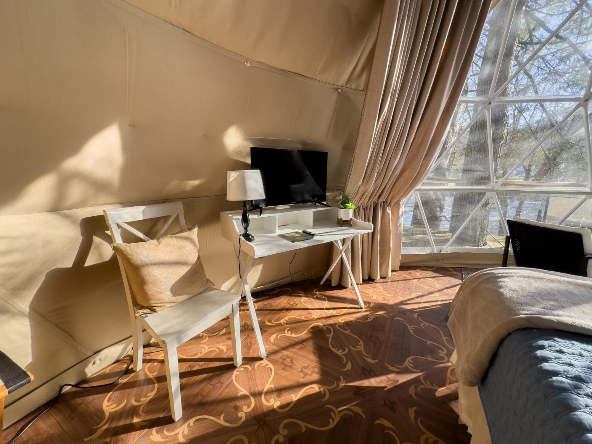 Sutton Elk River Hotel & Cafe מראה חיצוני תמונה